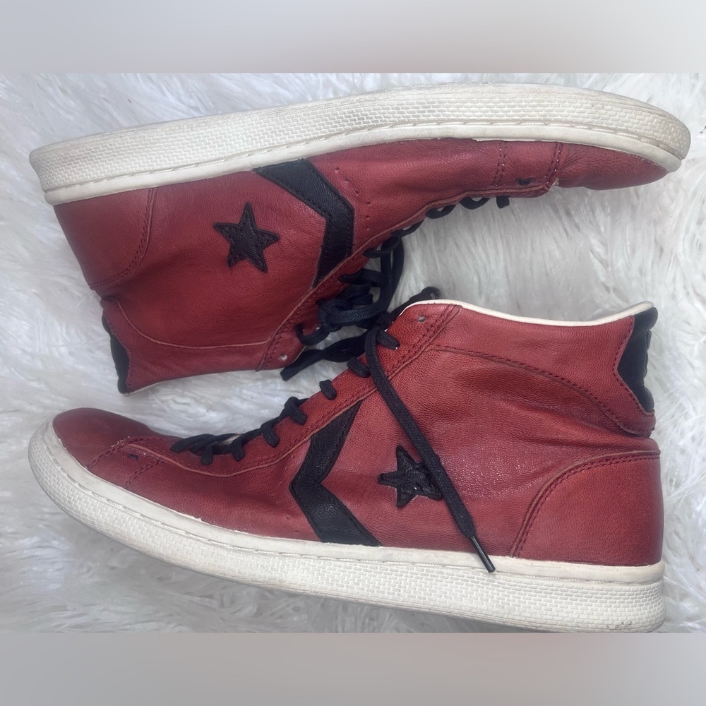Converse Men's Converse John Varvatos Pro Leather Mid en color burdeos. - Picture 3 of 7